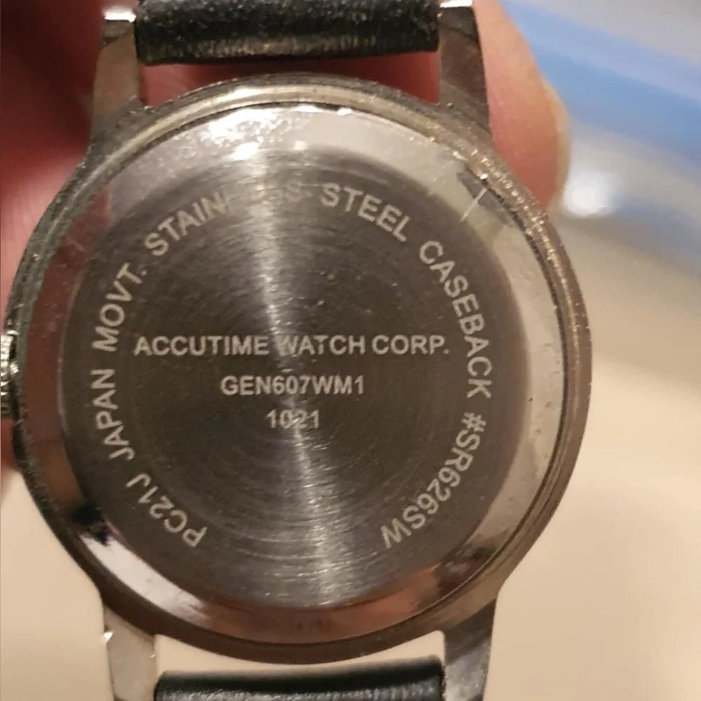 🦋10/$20🦋 Accutime Silver/White Leather Easy Reader Women's Watch